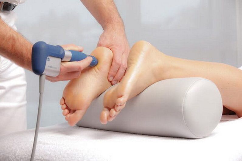 Effettuare la terapia con onde d'urto